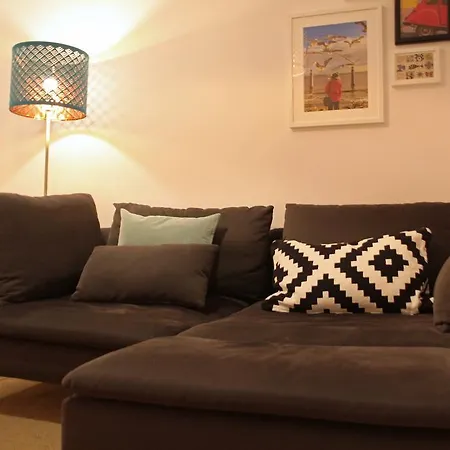Nelson & Family's Traditional Apartment Lissabon